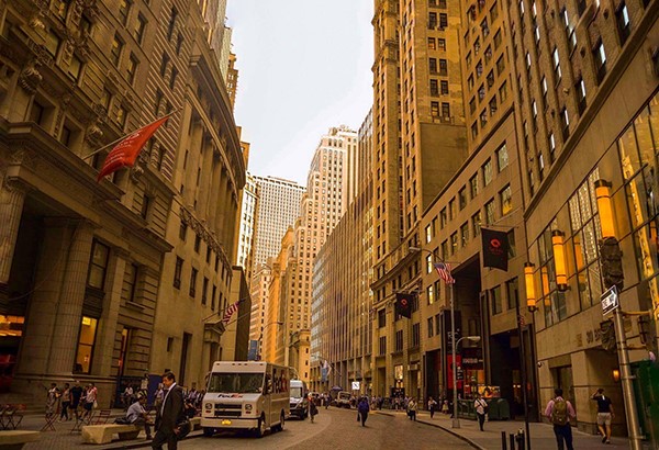 Recession or not? Making sense of mixed signals